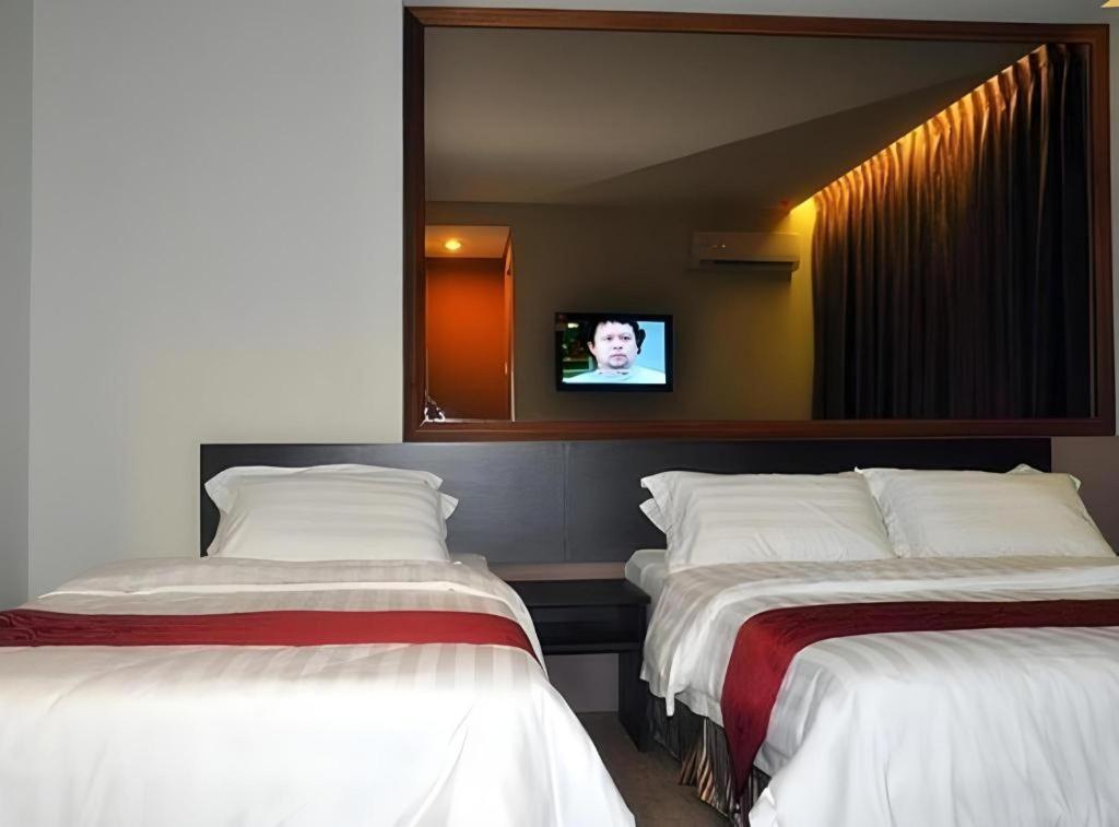 Goldenhill Hotel Kota Kinabalu Exteriör bild